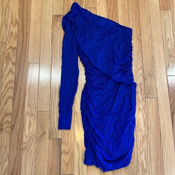 Green Envelope Dresses & Skirts - Green envelope los angeles royal blue one shoulder ruched dress XS